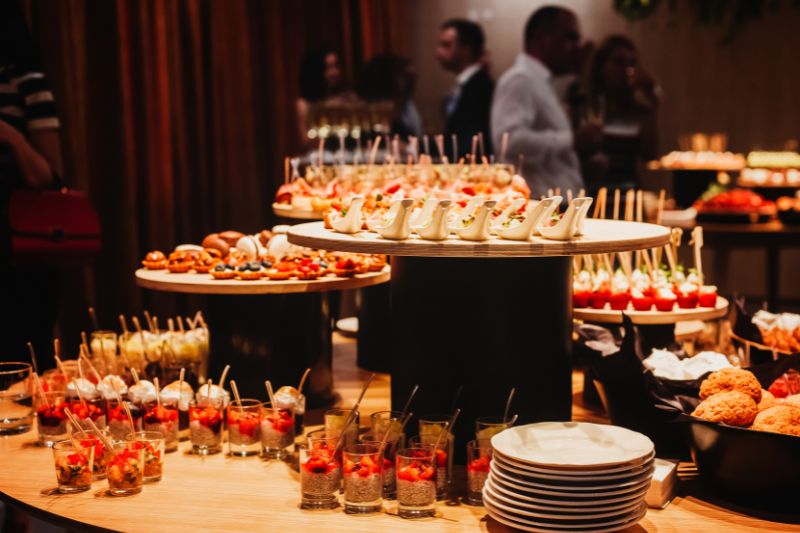 Il catering inclusivo: l'ingrediente segreto per un team building aziendale di successo